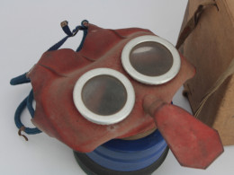 WWII kids 'Mickey Mouse' gasmask in original box, blitz, from 1939